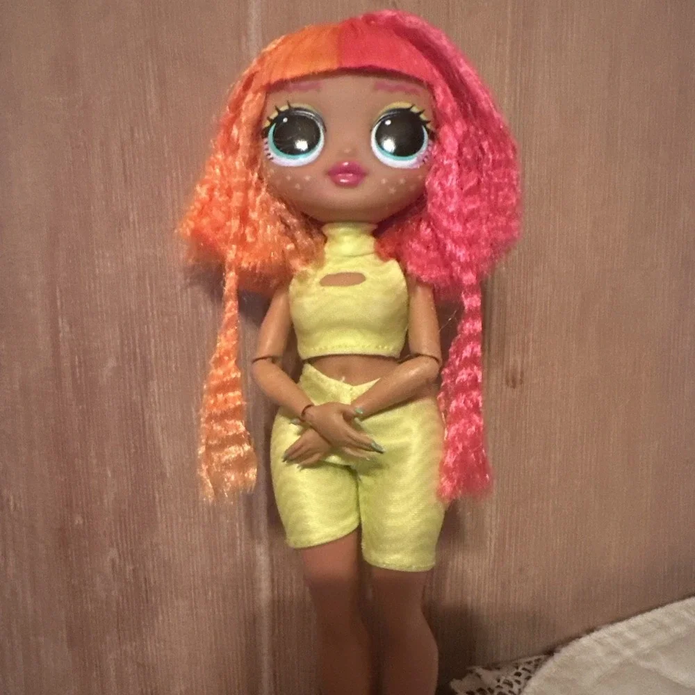 L.O.L. Surprise! Neonlicious Doll‎ And Series 4 Spicy Babe Doll Lot Of 2